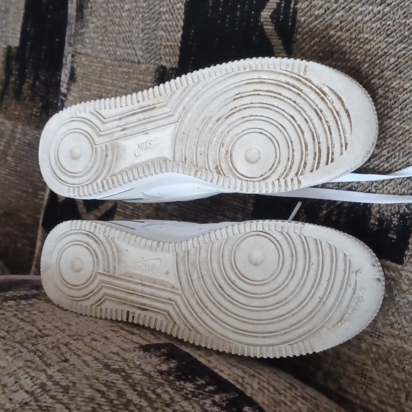 Nike Air- Air Force 1 White Sneakers - Size 7Y - Picture 6 of 13